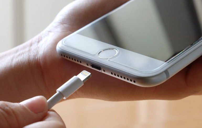 Iphone Not Charging Check These Tips